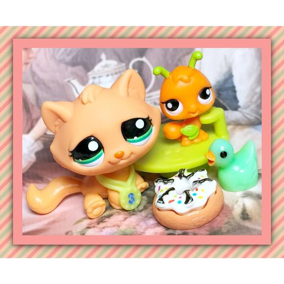 Authentic Littlest Pet Shop LPS #2603 Orange Tabby Cat Blind Bag Green Eye #2613 - Picture 1 of 12